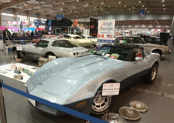 buk Chevrolet Corvette cena 24000 przebieg: 69000, rok produkcji 1982 z Buk